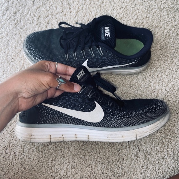 cute nike running shoes